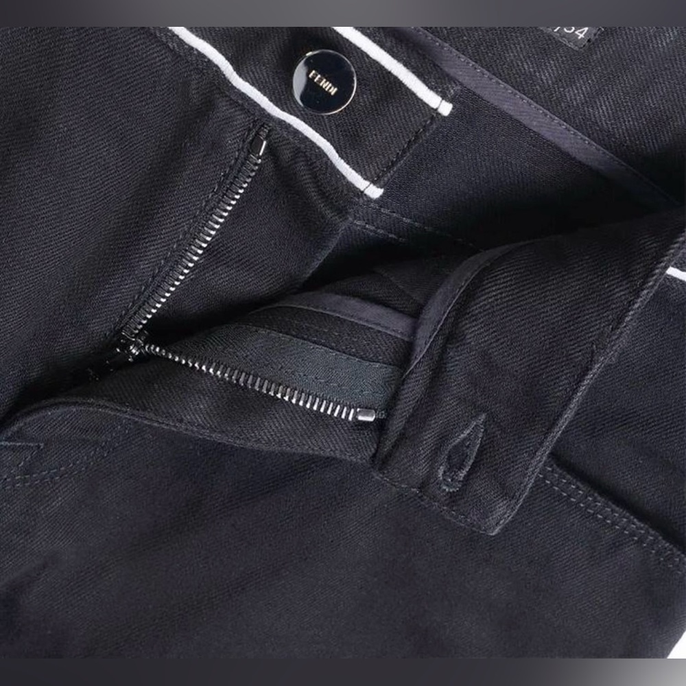FENDI LOGO❤️100% Authentic Fendi Mens Black Denim Jeans/ size 34-34 brand new ❤️ - Picture 8 of 11